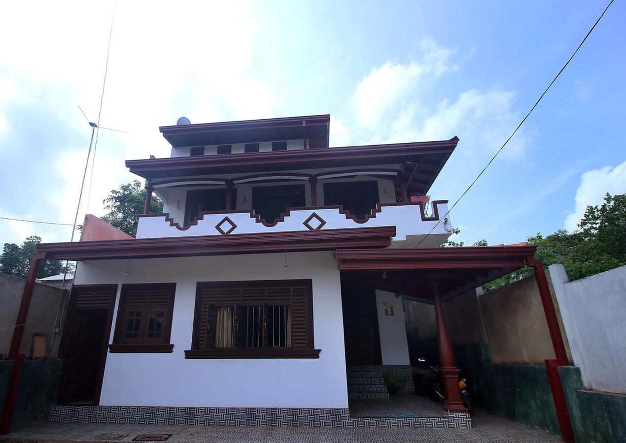 Darshani Hikka Villa Hikkaduwa Exterior photo