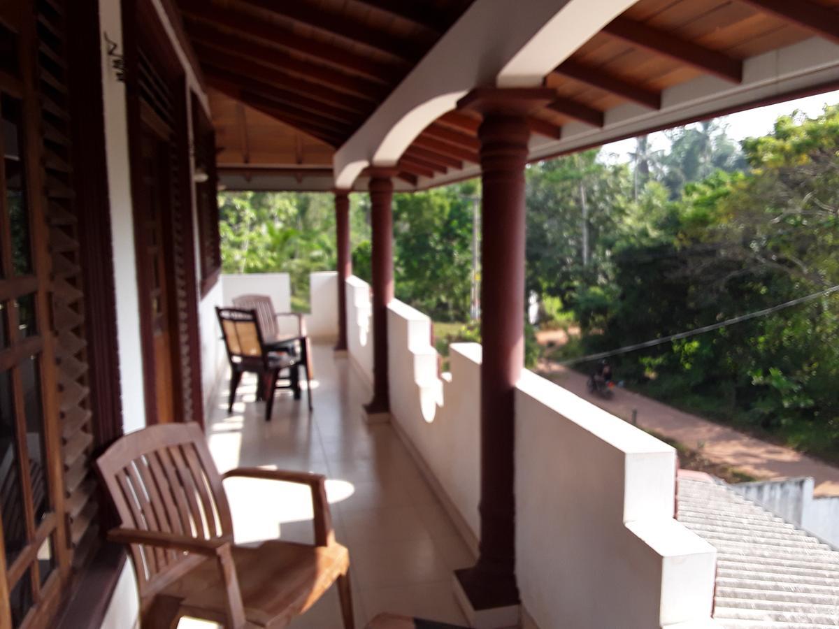 Darshani Hikka Villa Hikkaduwa Exterior photo